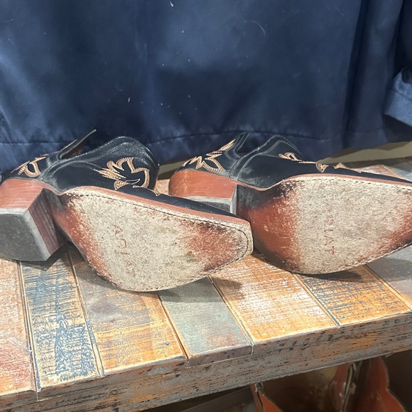 Ariat Black and Brown Embroidered Heeled Boots - Picture 2 of 4